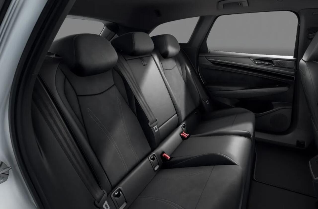 Volkswagen ID ID.7 Tourer Pro Limited Edition 77 kWh !!!Profiteer ook van ¤ 2.000 inruilpremie!!!