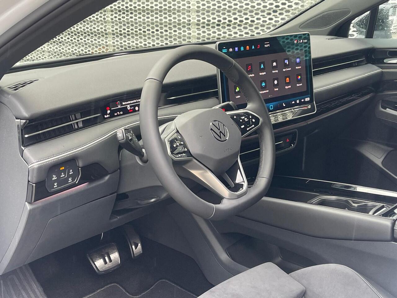 Volkswagen ID ID.7 Tourer Pro Business 286PK 77 kWh / Black Style / head-Up Display / Massage Stoelen / Matrix-Led Koplampen / 19'' LMV / VW