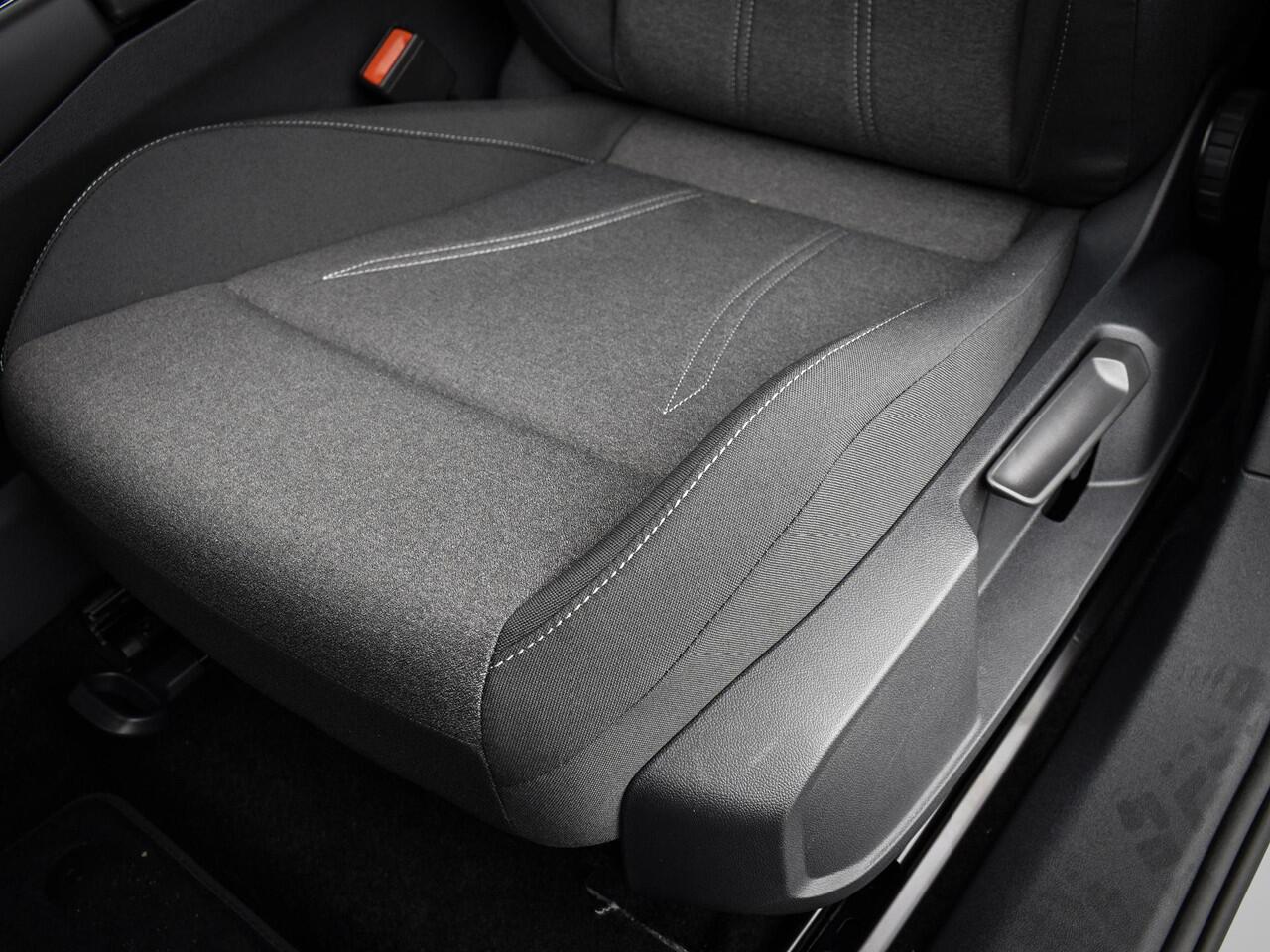 Volkswagen ID ID.7 Limited Edition 77 kWh accu 286 PK · Achteruitrijcamera · Draadloze telefoonverbinding · Trekhaak inklapbaar, met elektrische ontgrendeling ·