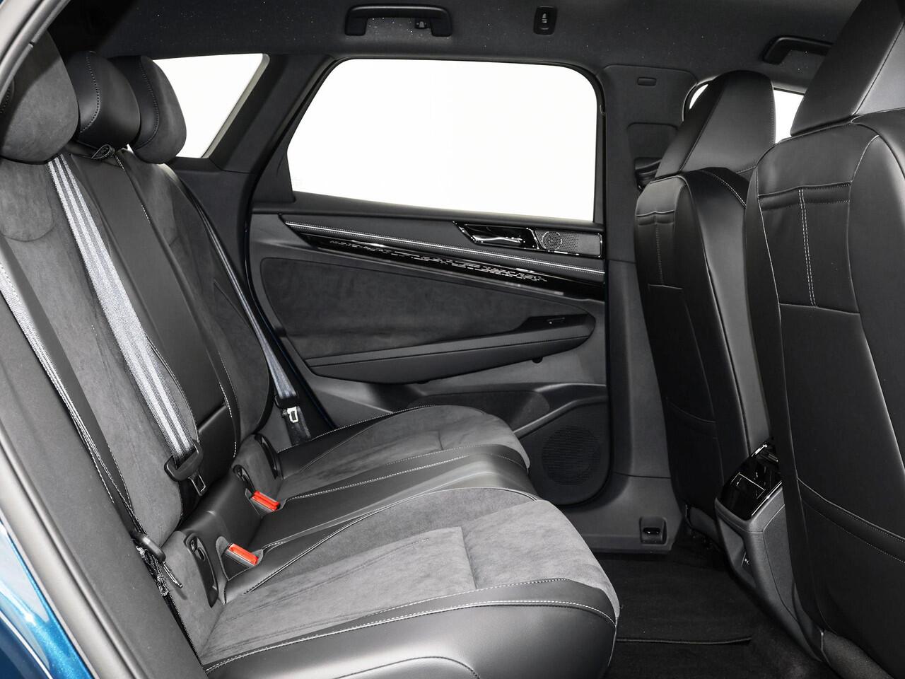 Volkswagen ID ID.7 Pro Limited Edition 77 kWh accu 286 PK · Sfeerverlichting · 360 camera · Trekhaak inklapbaar, met elektrische ontgrendeling · Voorraad OUTLET