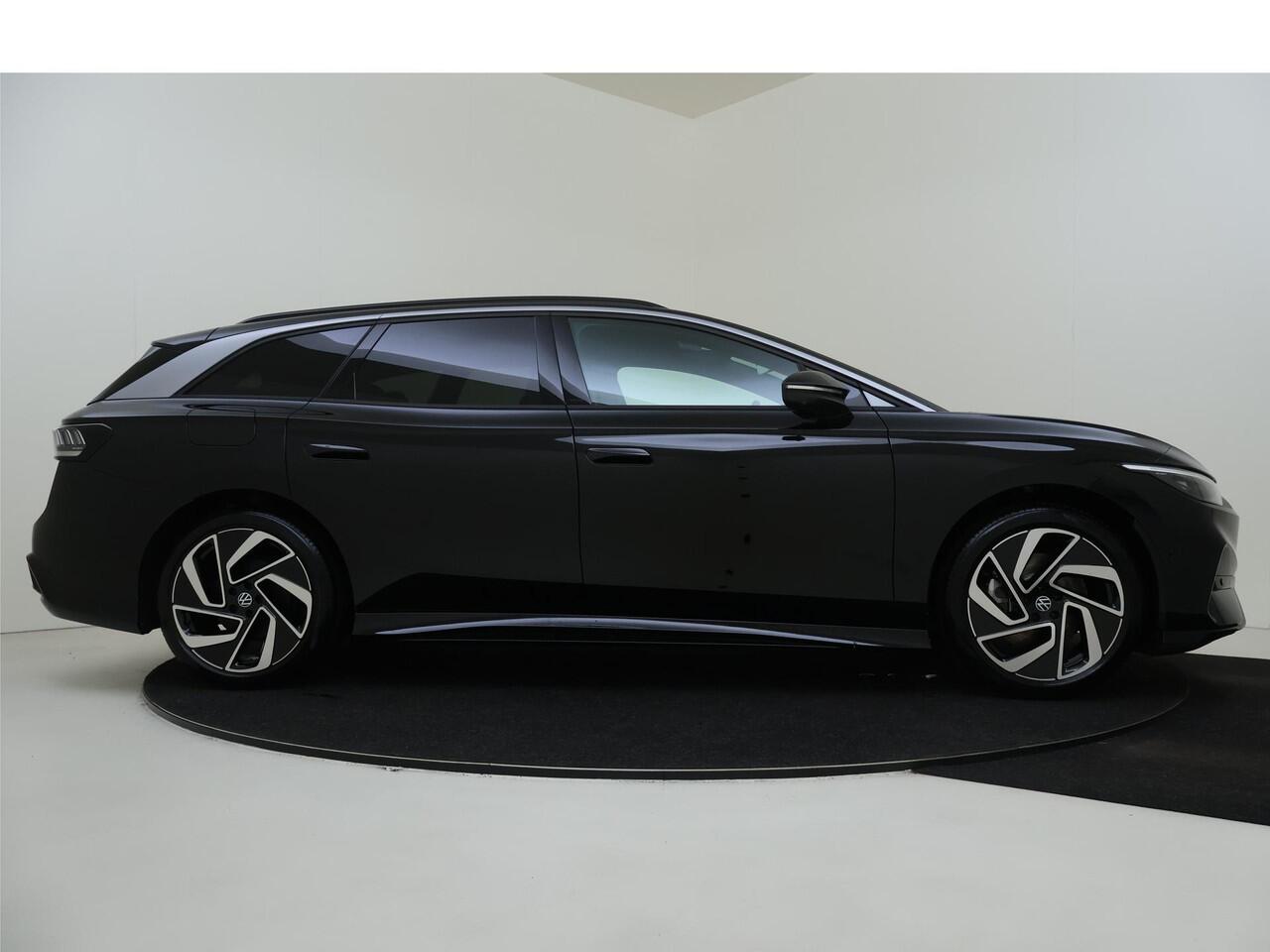 Volkswagen ID ID.7 Tourer Pro Business | Achterbank in ongelijke delen neerklapbaar incl. middenarmsteun en doorlaadmogelijkheid | Afstandscontrolesysteem (Front Assist), met voetgangers- en fietsersherkenning | Automatische afstandsregeling (Adaptive Cruise Control)