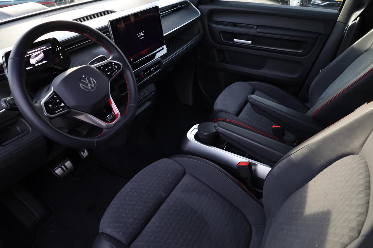 Volkswagen ID. Buzz GTX 86 kWh LWB 7p. PL ¤1294 p/m* 340PK / 250kW 4-motion, LED Matrix (IQ.Lights), warmtepomp, design pakket plus (panoramadak), assistance pakket plus (alarm, keyless start & entry, dodehoekdetectie (side assist), cruise control adaptief (acc) met Stop&Go 