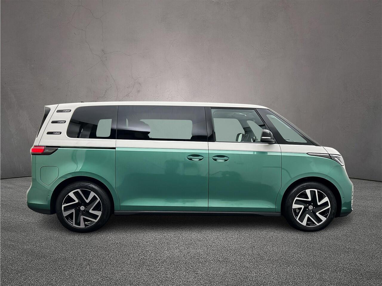 Volkswagen ID. Buzz Pro Bulli 286pk 86 kWh LWB | NETTO-DEAL RIJKLAAR (incl BTW/BPM) | 6-zits | Adaptieve Cruise Control | Matrix-Led koplampen | 20'' |