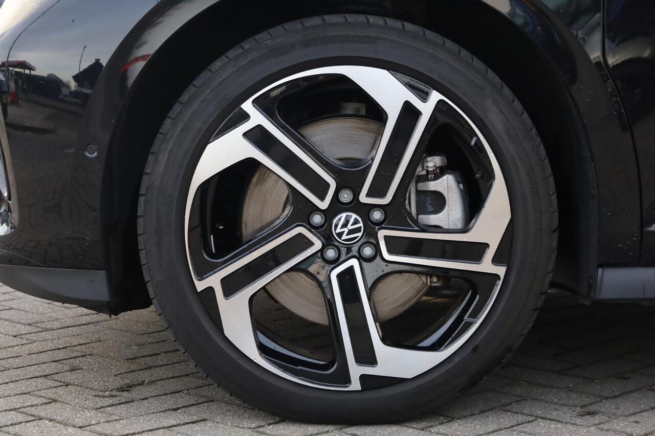 Volkswagen ID. Buzz GTX 86 kWh LWB 7p. PL ¤1294 p/m* 340PK / 250kW 4-motion, LED Matrix (IQ.Lights), warmtepomp, design pakket plus (panoramadak), assistance pakket plus (alarm, keyless start & entry, dodehoekdetectie (side assist), cruise control adaptief (acc) met Stop&Go 