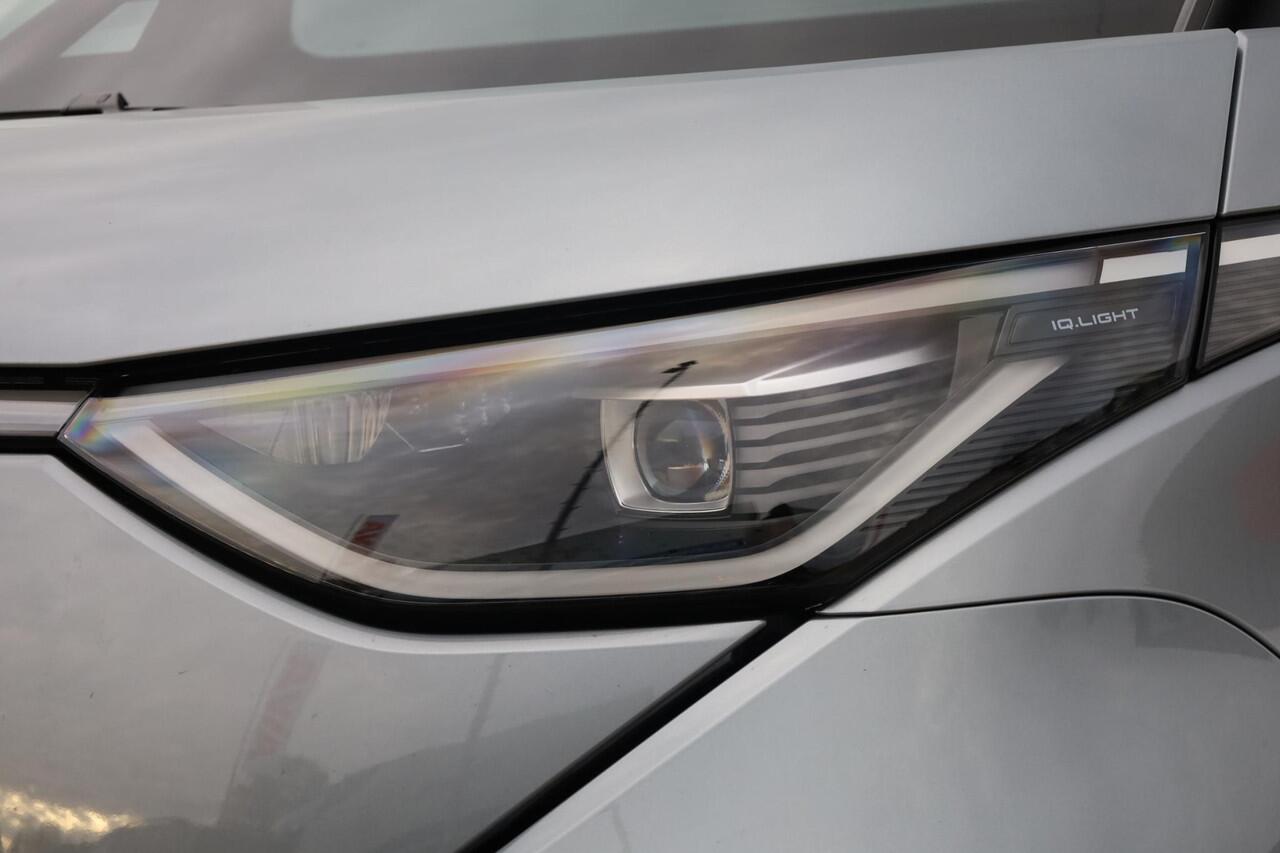 Volkswagen ID. Buzz Pro Bulli 86 kWh LWB 7p. LET OP! Alleen demonstratie auto 286PK / 210kW, 7 persoons, warmtepomp, LED Matrix IQ.Light, rondomzichtcamera, Keyless Entry & Go, Apple Carplay & Android Auto, dynamische grootlichtassistent, adaptive cruise control met Stop&Go 