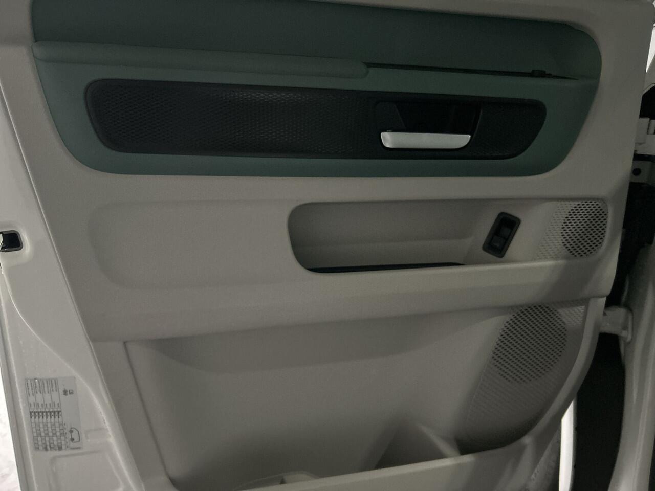 Volkswagen ID. Buzz Pro 77kWh | 19" Tilburg Velgen | Park Assist | LED | Camera | Schuifdeuren Links & Rechts