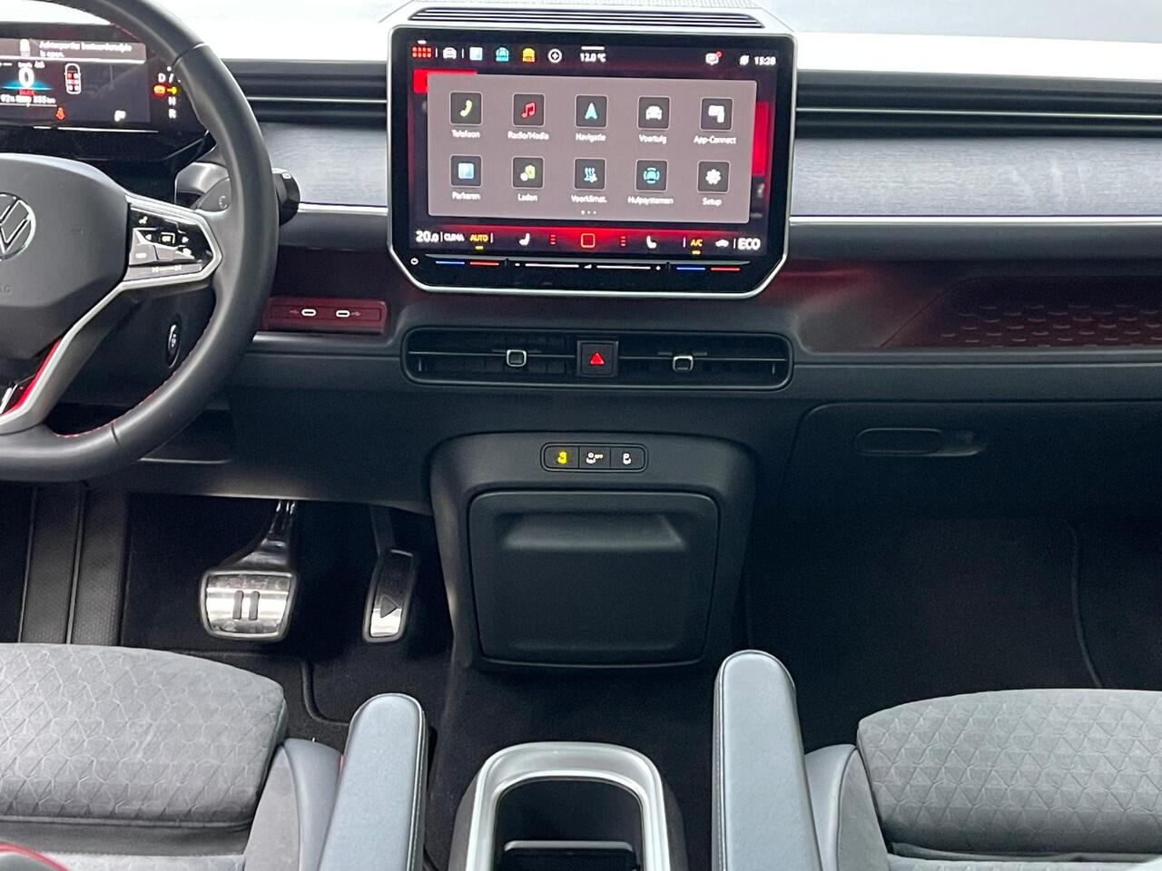 Volkswagen ID. Buzz GTX 86 kWh 340PK LWB 7p. / Glazen Dak / Trekhaak / 21''LMV / VW