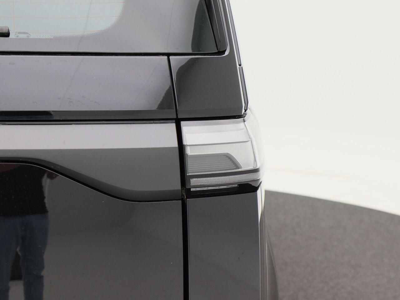 Volkswagen ID. Buzz Cargo Bedrijfswagens Economy Business 79 kWh 286 PK | Metallic zwart | App connect | 2 stoelen |