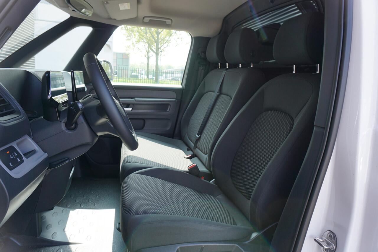 Volkswagen ID. Buzz Cargo Exclusive Edition 21" Velgen Open en Close pakket ACC Apple Carplay Camera Trekhaak