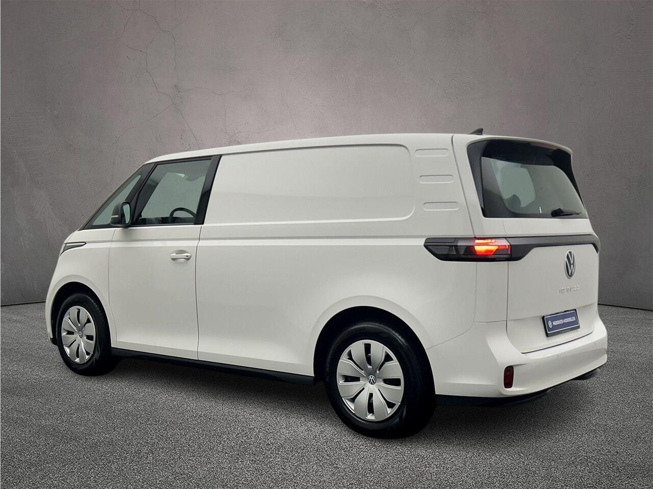 Volkswagen ID. Buzz Cargo Cargo 286pk 79 kWh > Netto-ACTIE-Prijs; bij koop of leasen via HK / excl. kosten rijklaarmaken < | Stoelverwarming | ACC | Achteruitrijcamera | Apple Carplay / Android Auto |