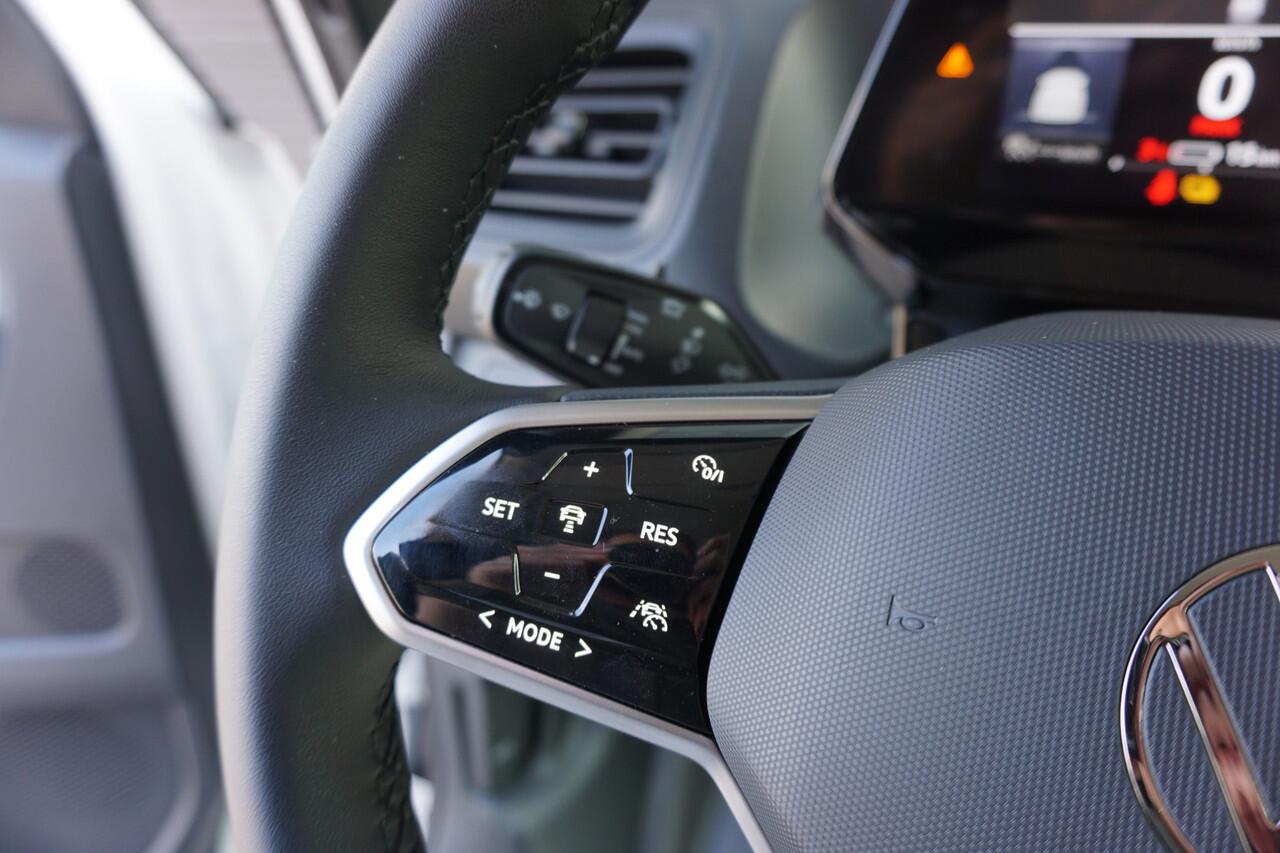 Volkswagen ID. Buzz Cargo Exclusive Edition 21" Velgen Open en Close pakket ACC Apple Carplay Camera Trekhaak