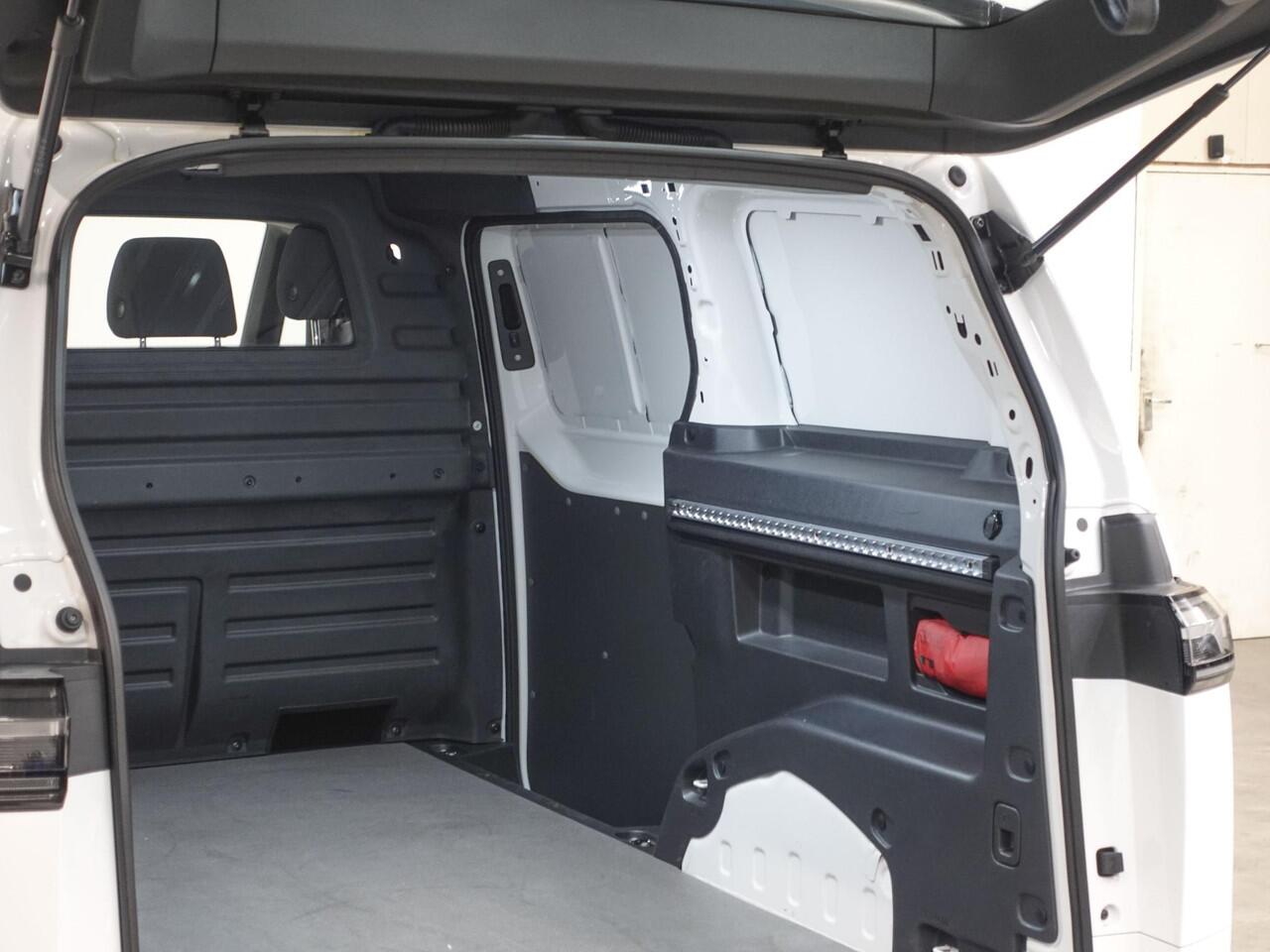 Volkswagen ID. Buzz Cargo 77 kWh 204pk Airco Climate control Cruise control ACC Carplay Trekhaak LED