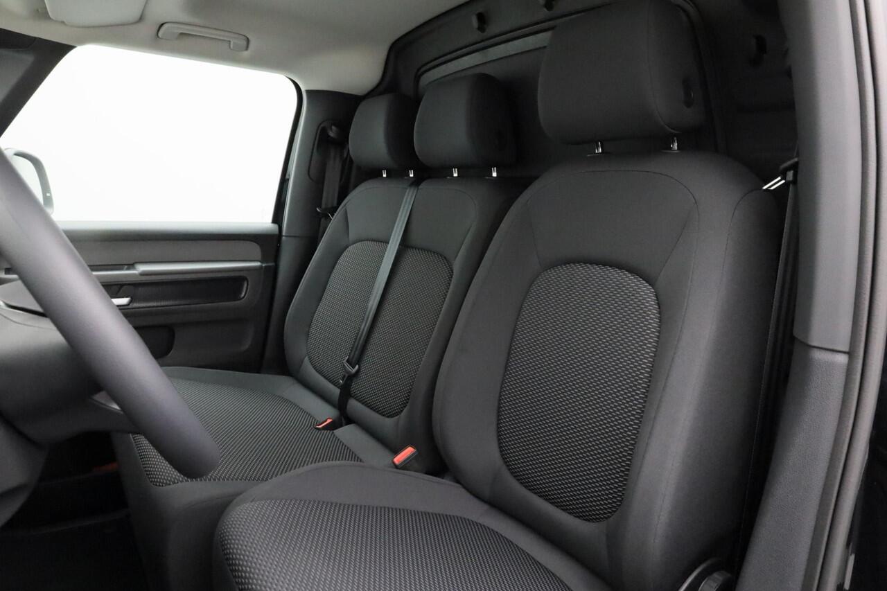 Volkswagen ID. Buzz Cargo 77 kWh 204PK | 3-zits | Parkeersensoren voor/achter | ACC | Stoelverwarming | Clima