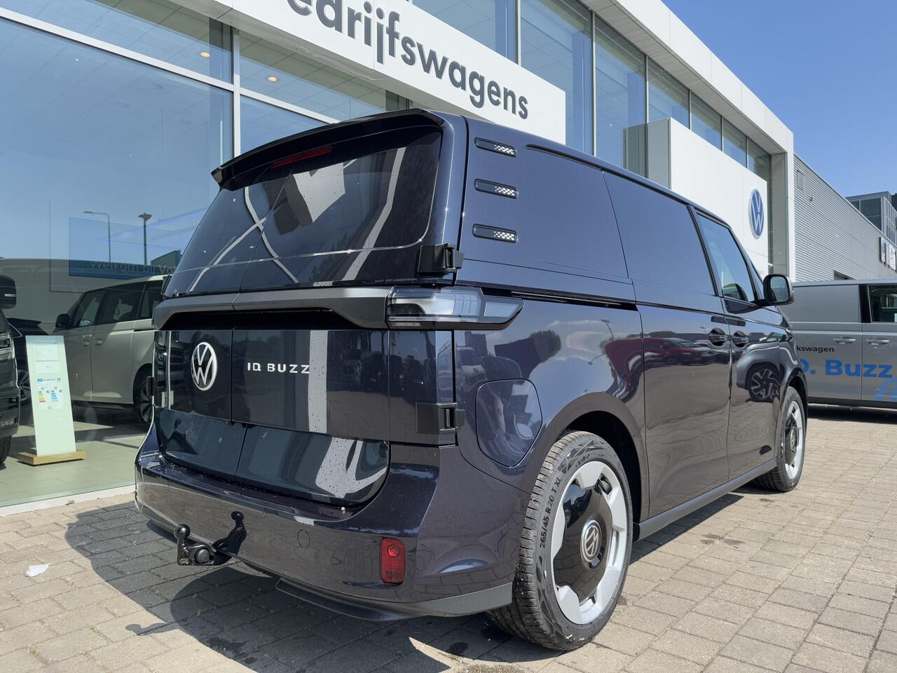 Volkswagen ID. Buzz Cargo Bulli edition 340PK 4MOTION | Trekhaak 1.800KG trekken | 2 zits | 360 graden camera |
