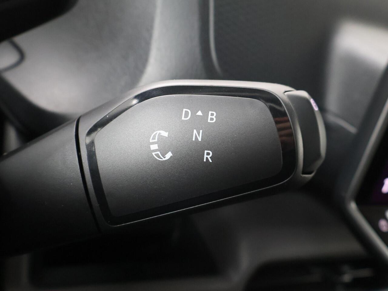 Volkswagen ID. Buzz Cargo Bedrijfswagens Bulli Edition Elektromotor 210 kW (286 pk) 2988 mm DEMO | IQ LED | Elektrische Schuifdeur + Achterklep | Navigatie Apple Carplay | PDC V+A + Camera | 2x Comfortstoelen + Armleuningen | Trekhaak Wegklapbaar