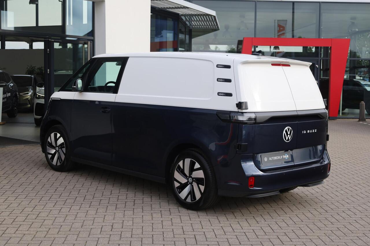 Volkswagen ID. Buzz Cargo Anniversary Edition 79 kWh 286PK / 210kW LED Matrix IQ.Light, achteruitrijcamera, verwarmbare voostoelen, Apple Carplay & Android Auto, trekhaak elektr. uitklapbaar, dynamische grootlichtassistent, schuifdeur rechts, adaptive cruise control met Stop & Go,