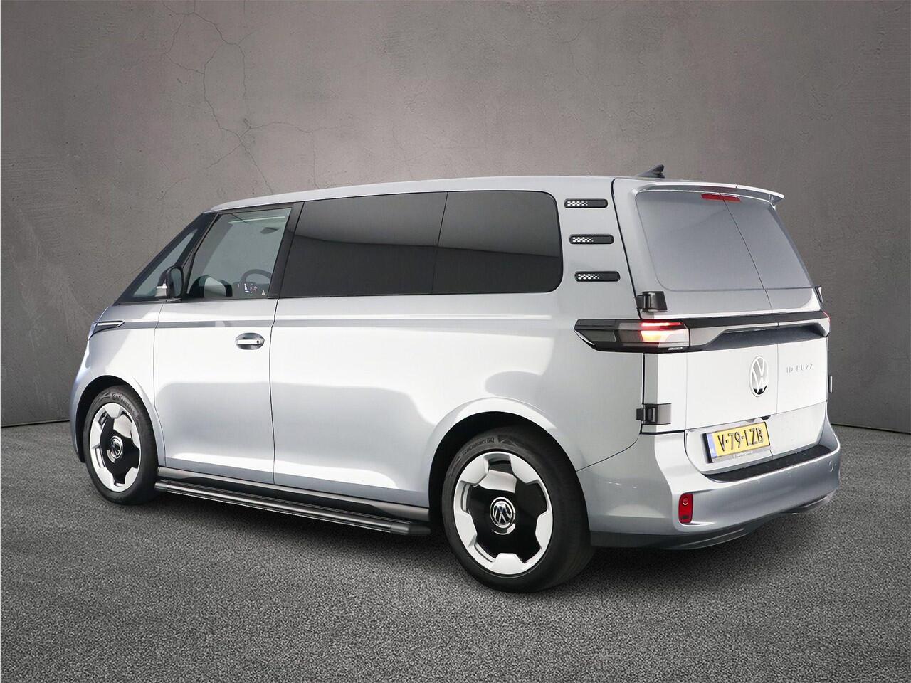 Volkswagen ID. Buzz Cargo Bulli Edition 286pk 79 kWh | Stuurverwarming | Glasslook | Navigatie | Trekhaak | OpenClose-pakket | Sidesteps | Comfort-tussenwand