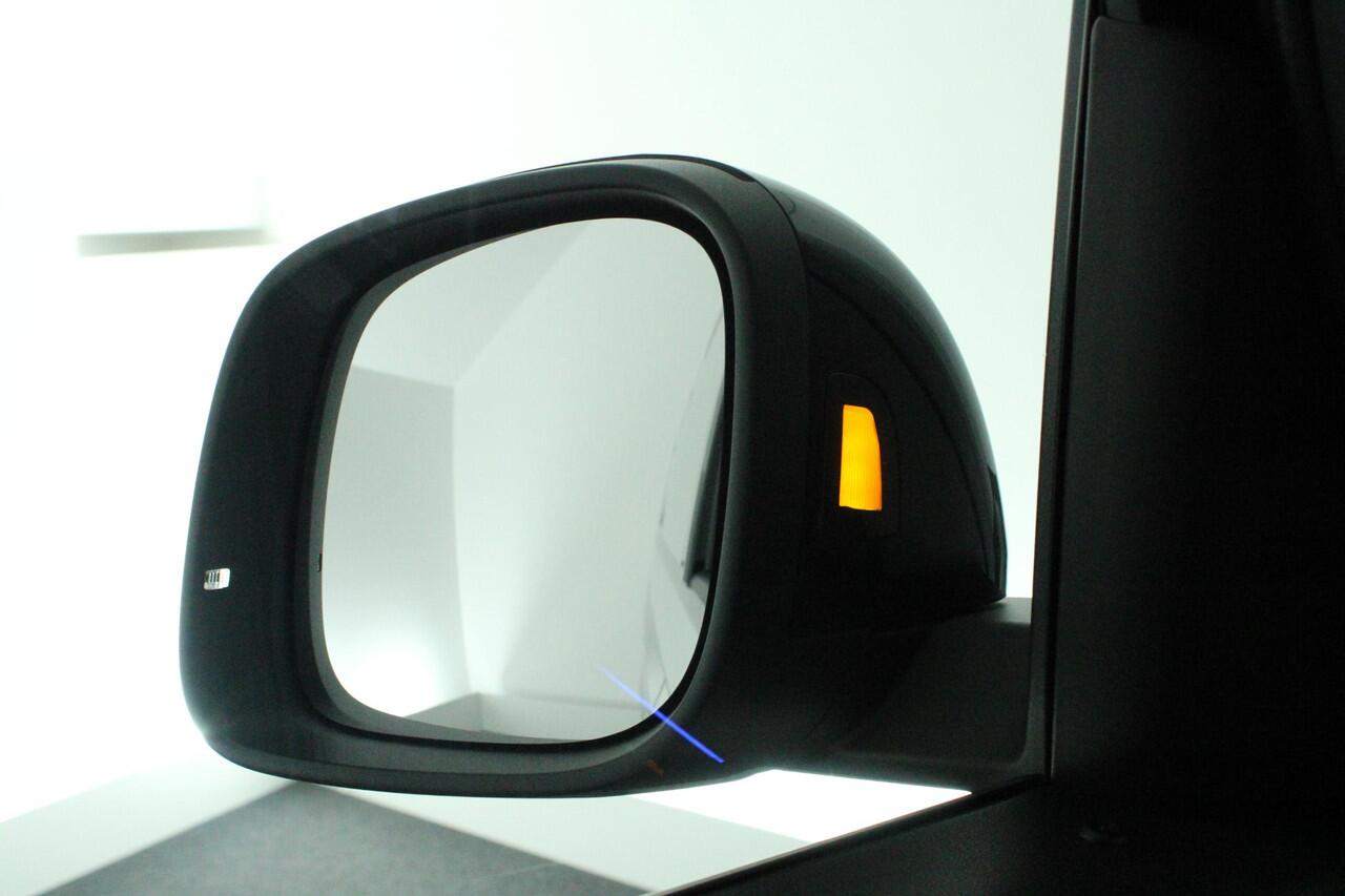 Volkswagen ID. Buzz Cargo 77 kWh 204pk Trekhaak Camera Leder Keyless Navigatie