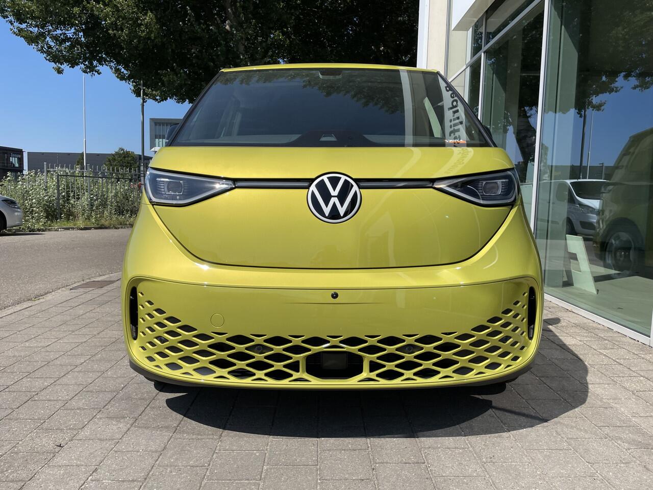 Volkswagen ID. Buzz Cargo Bulli edition 79 kWh Actieprijs! | 360 Camera | App Connect | Trekhaak | 3 Zits