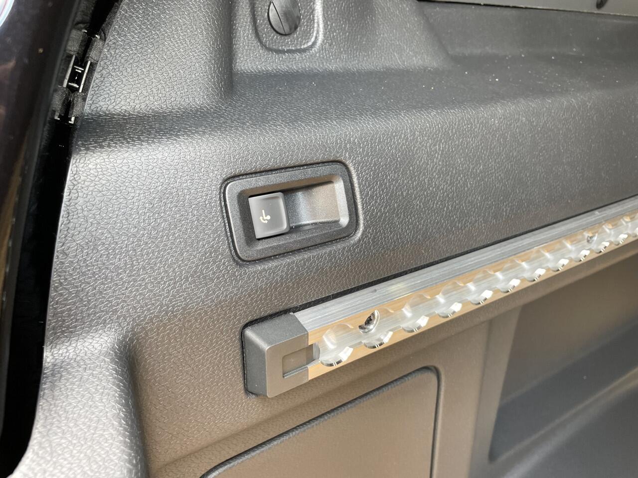 Volkswagen ID. Buzz Cargo Bulli edition 286PK RWD | trekhaak | 20" lichtmetaal