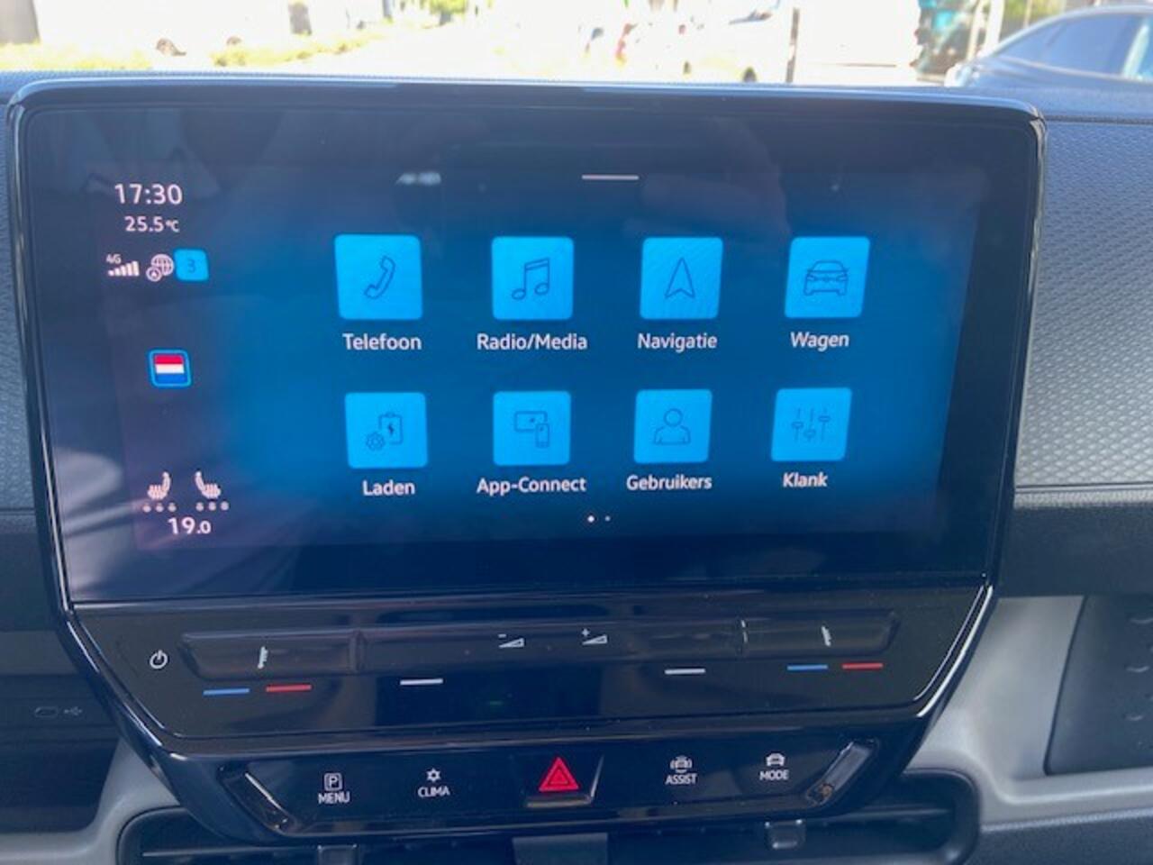 Volkswagen ID. Buzz Cargo 77 kWh / 20 inch zwarte velgen / Carplay / navigatie / camera