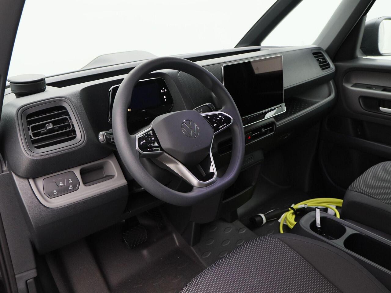 Volkswagen ID. Buzz Cargo Bedrijfswagens Economy Business 79 kWh 286 PK | Metallic zwart | App connect | 2 stoelen |