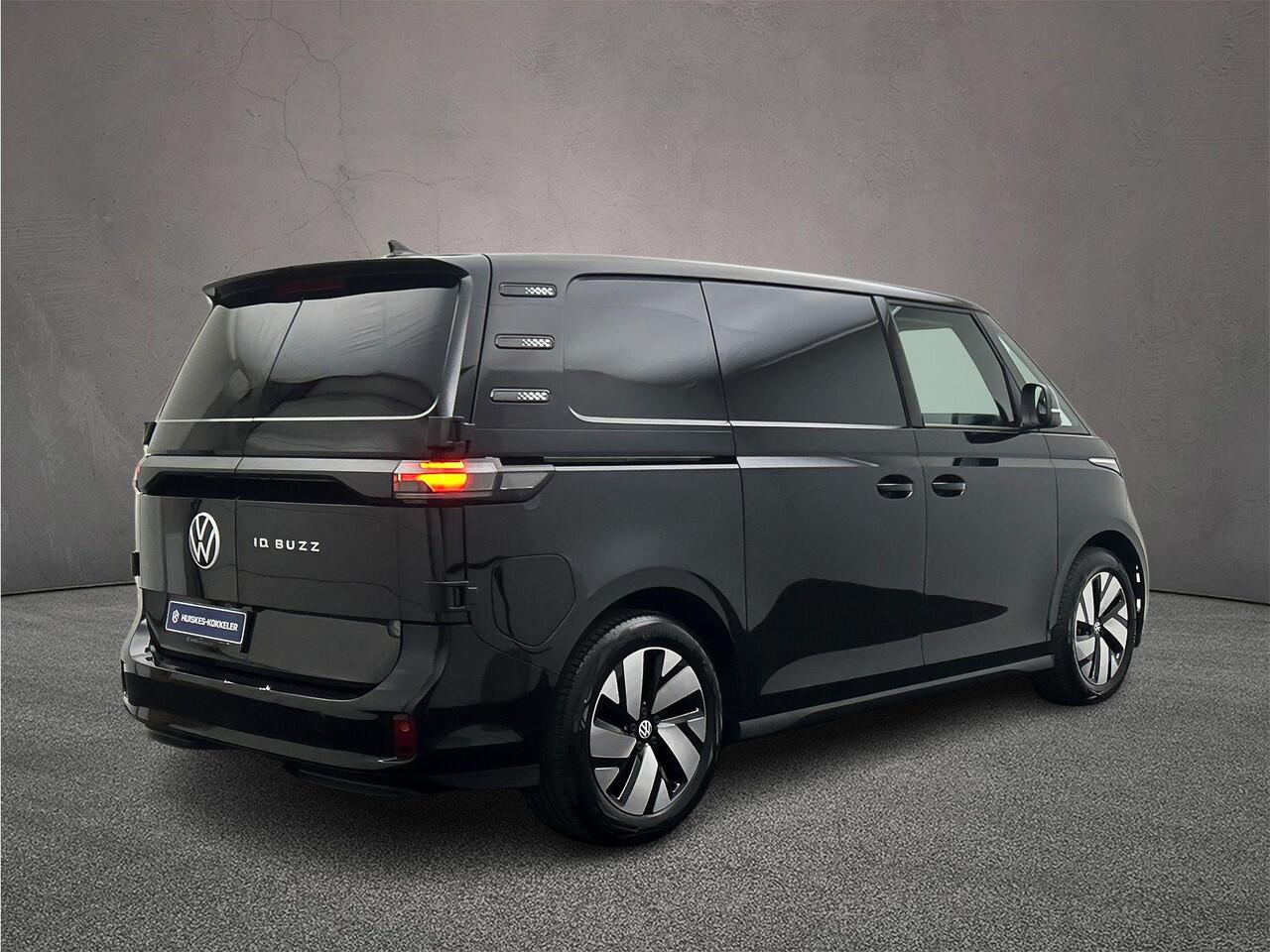 Volkswagen ID. Buzz Cargo Anniversary Edition 170pk 59kWh > netto prijs excl. BTW en kosten rijklaarmaken < | Climatronic | ACC | Stoelverwarming | Trekhaak |