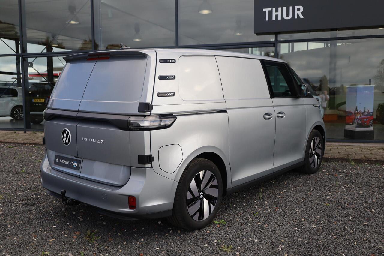 Volkswagen ID. Buzz Cargo Anniversary Edition 79 kWh achterdeuren 2 x schuifdeur 360 graden camera climatronic 2 zone 2 x voorstoel met armleuning multimedia pakket plus open en close pakket met keyless entry alarm trekhaak