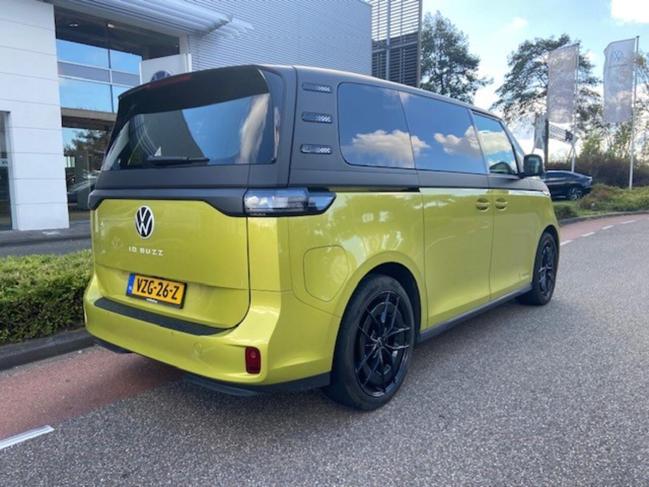 Volkswagen ID. Buzz Cargo 77 kWh / 20 inch zwarte velgen / Carplay / navigatie / camera