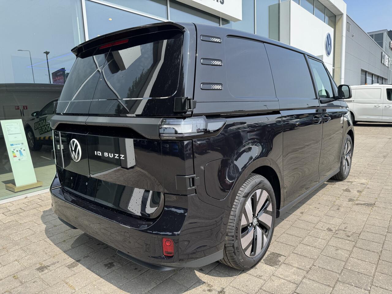 Volkswagen ID. Buzz Cargo LEASE EDITION **850EU per maand!** 79 kWh 286 PK | Trekhaak | 3 Zits | App Connect | Camera