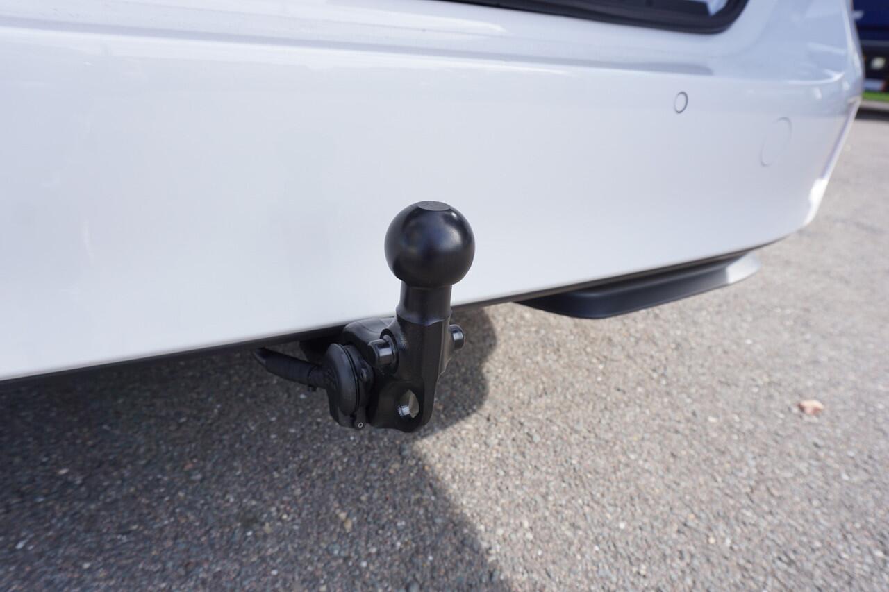 Volkswagen ID. Buzz Cargo 182 kWh Accu 286 PK Achterdeuren Nieuw model 3-Zits Camera Trekhaak Cruise Standkachel Apple Carplay