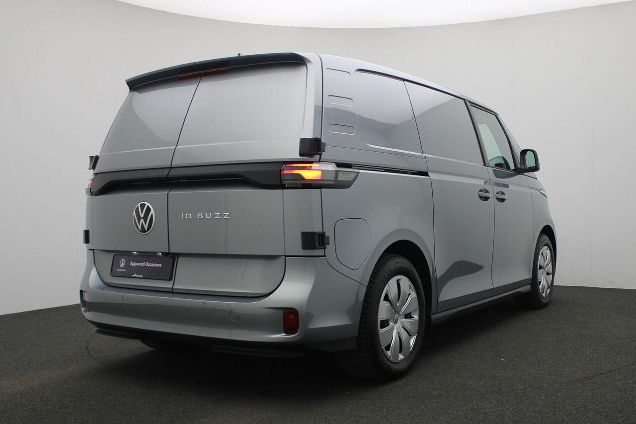 Volkswagen ID. Buzz Cargo 77 kWh 204 pk | Trekhaak | 3-zits | Achteruitrijcamera | Stoelverwarming | Adaptive Cruise | Keyless Entry