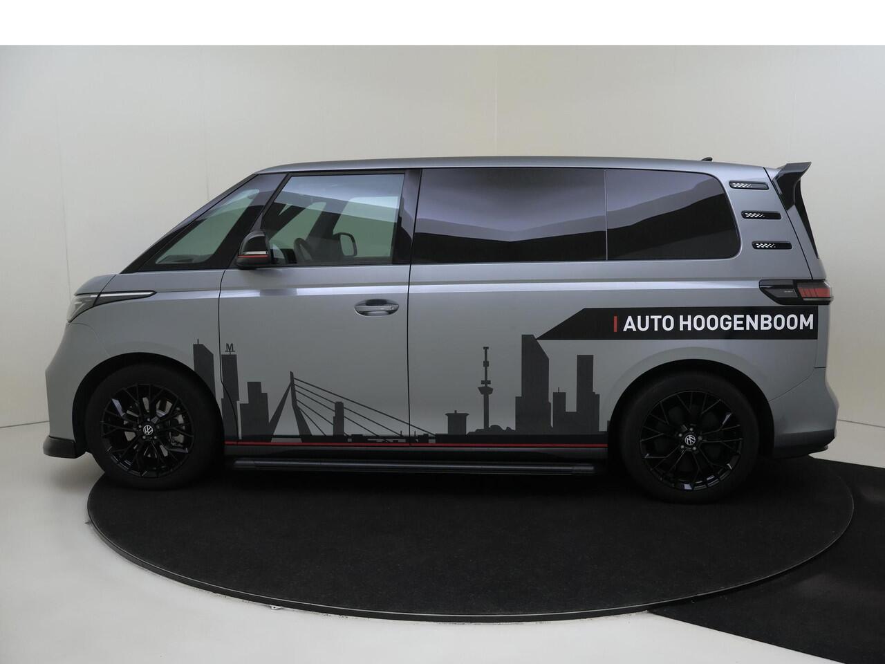 Volkswagen ID. Buzz Cargo Bedrijfswagens Bulli Edition Elektromotor 210 kW (286 pk) 79 kWh | 20" Velgen | Styling pakket | Open & Close Pakket Plus | Hoge scheidingswand met vaste ruit en dimbare binnenspiegel | Trekhaak, elektrisch uitklapbaar, mechanisch inklapbaar | Verlichte s