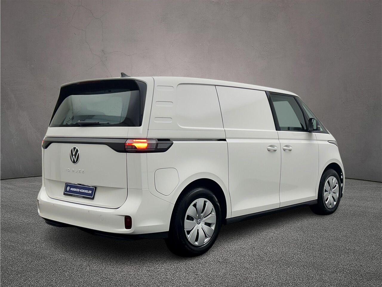 Volkswagen ID. Buzz Cargo Cargo 286pk 79 kWh > Netto-ACTIE-Prijs; bij koop of leasen via HK / excl. kosten rijklaarmaken < | Stoelverwarming | ACC | Achteruitrijcamera | Apple Carplay / Android Auto |