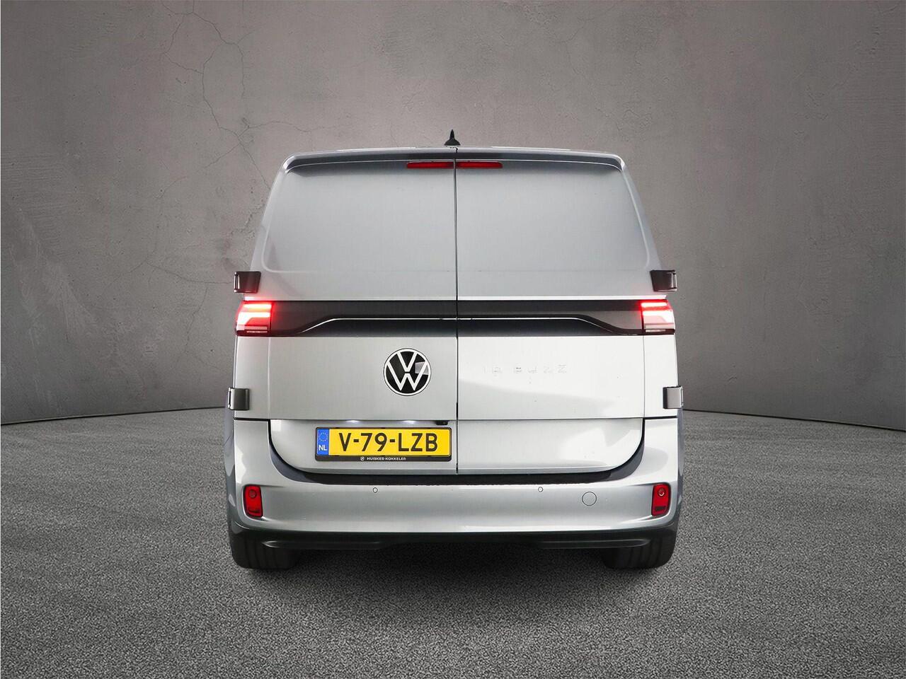 Volkswagen ID. Buzz Cargo Bulli Edition 286pk 79 kWh | Stuurverwarming | Glasslook | Navigatie | Trekhaak | OpenClose-pakket | Sidesteps | Comfort-tussenwand
