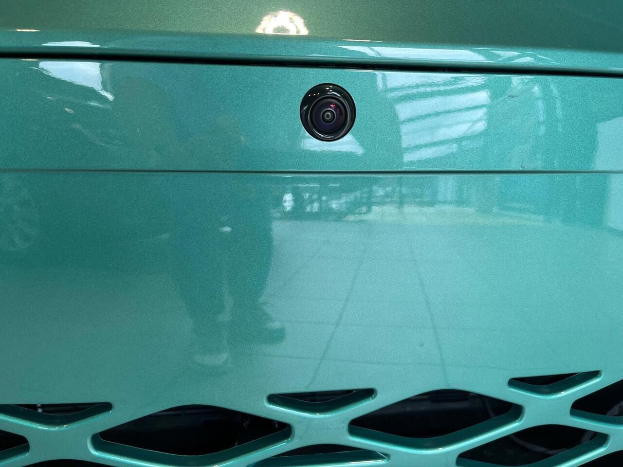 Volkswagen ID. Buzz Cargo Bedrijfswagens Anniversary Edition Elektromotor 4M 250kW (340 pk) | 4 Motion | Elektrische schuifdeur rechts | Open en close plus pakket | DAB+ | Achteruitrijcamera | Achterlichten LED | Bijrijdersstoel in plaats van bijrijdersbank inclusief ISOFIX |