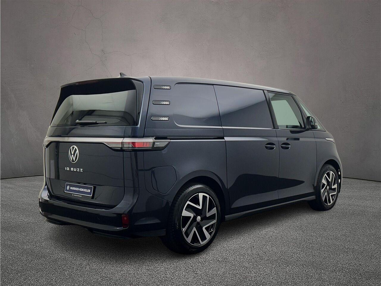 Volkswagen ID. Buzz Cargo Anniversary Edition 286pk 79 kWh > netto prijs excl. BTW en kosten rijklaarmaken < | Climatronic | Trekhaak | ACC |