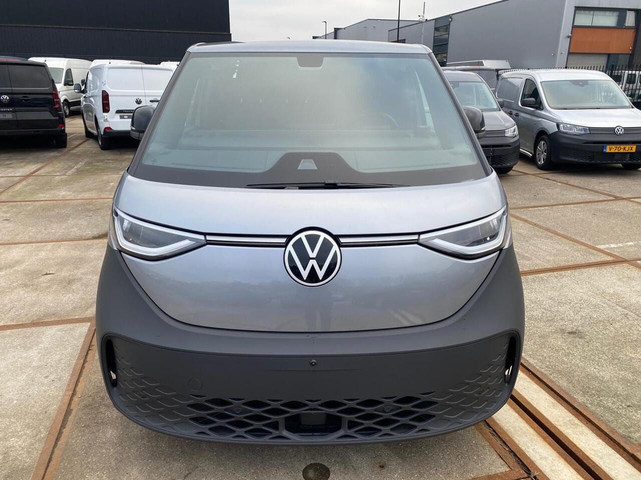 Volkswagen ID. Buzz Cargo Bedrijfswagens Economy Business 125 kW (170 pk) Elektromotor | Voorstoelen verwarmbaar | Bekleding, stof robuust | 360 graden camera | Trekhaak | Assistance pakket plus |