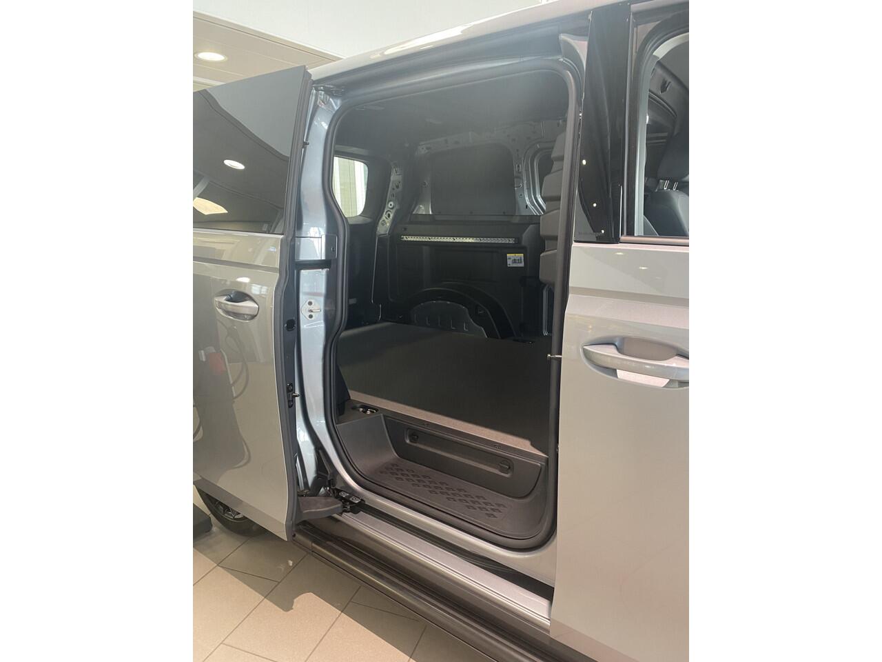 Volkswagen ID. Buzz Cargo Bulli edition 79 kWh 210kW 286PK met stylingpakket