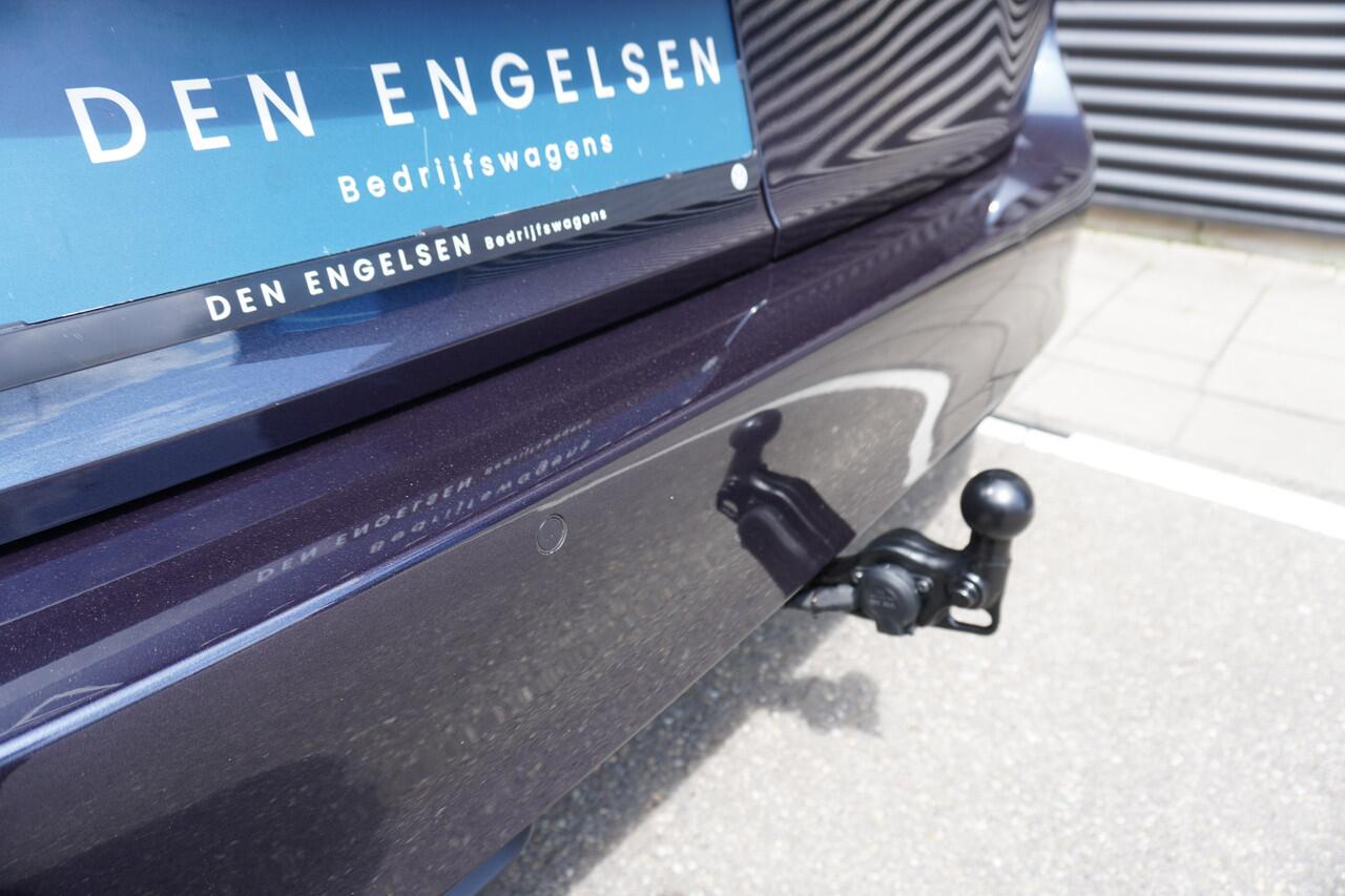 Volkswagen ID. Buzz Cargo ID. Buzz Cargo 340 pk 4-Motion, Anniversary Edition, Achteruitrijcamera, Comfortstoelen met armleuning, Navigatie, Achterdeuren zonder ruit, Trekhaak, Warmtepomp, Schuifdeur rechts en links