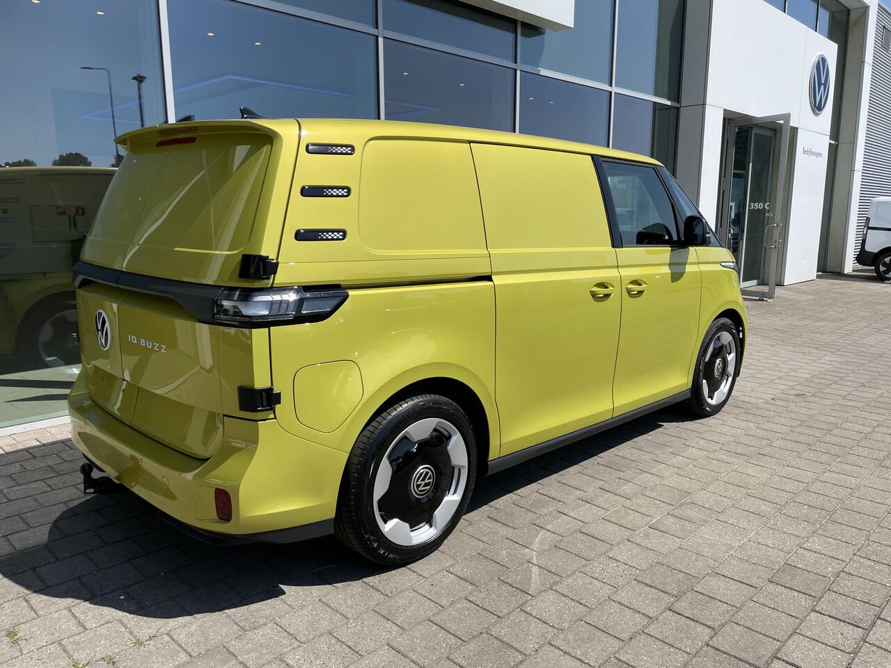 Volkswagen ID. Buzz Cargo Bulli edition 79 kWh Actieprijs! | 360 Camera | App Connect | Trekhaak | 3 Zits