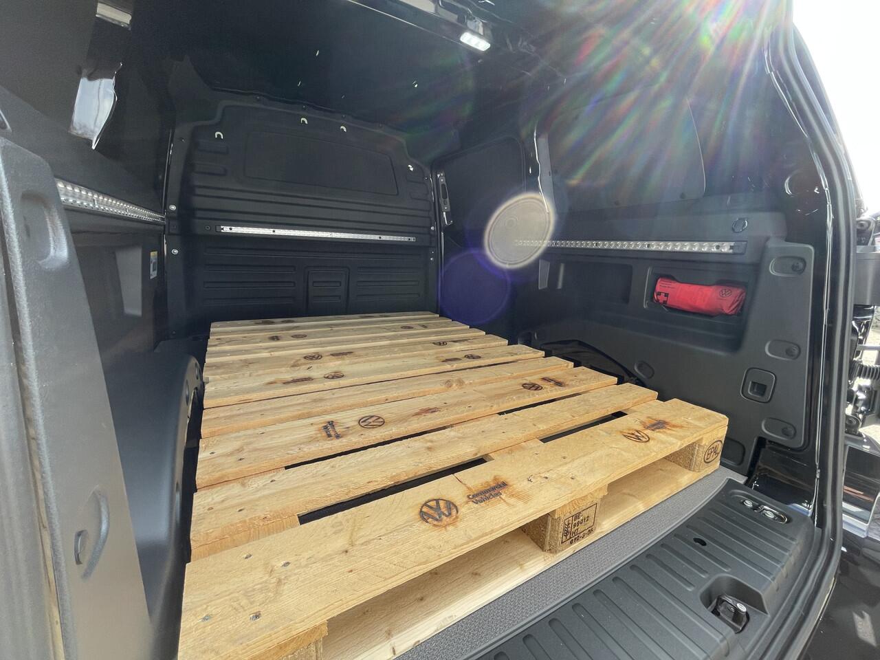 Volkswagen ID. Buzz Cargo Bulli edition 286PK RWD