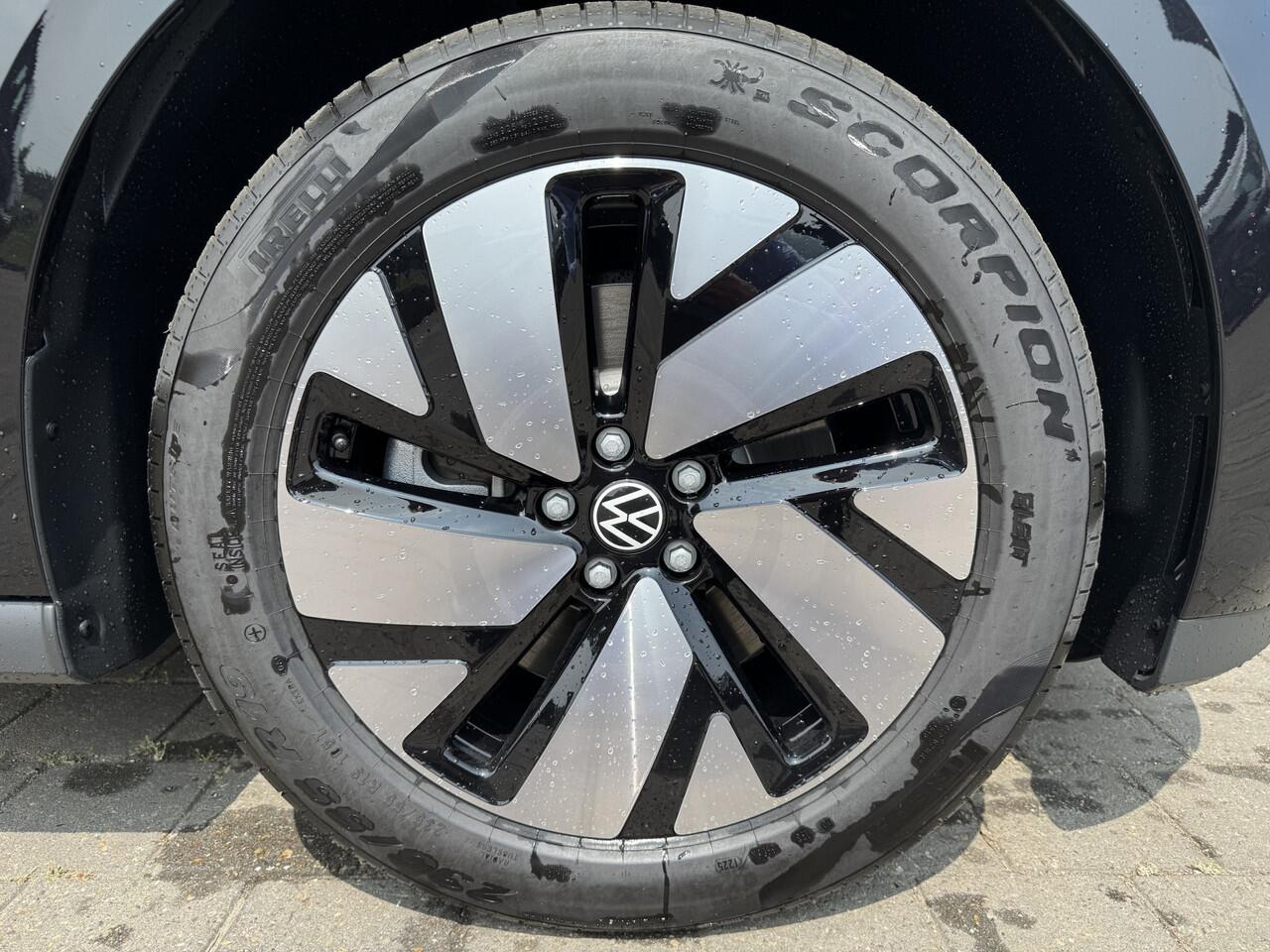 Volkswagen ID. Buzz Cargo LEASE EDITION **850EU per maand!** 79 kWh 286 PK | Trekhaak | 3 Zits | App Connect | Camera