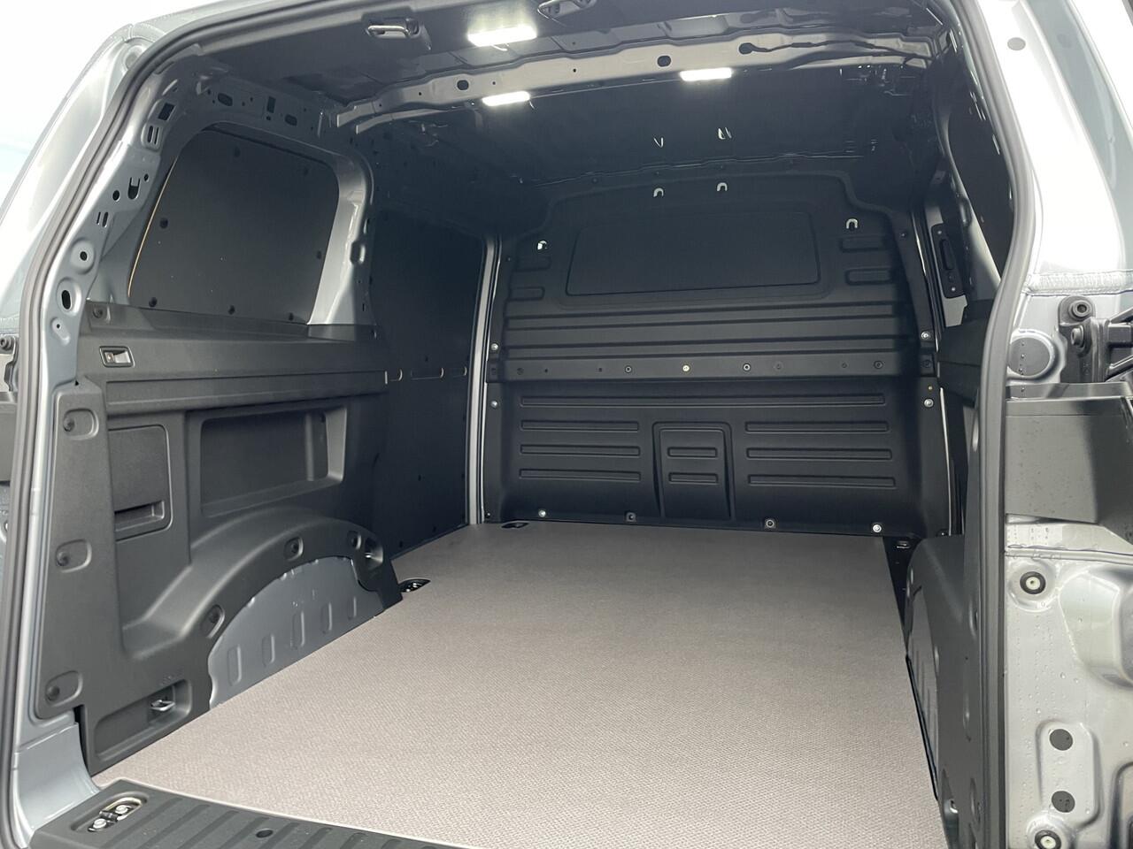 Volkswagen ID. Buzz Cargo Anniversary Edition 340PK | 4MOTION | 360 graden camera | 3 Zits | Achterdeuren | Trekhaak