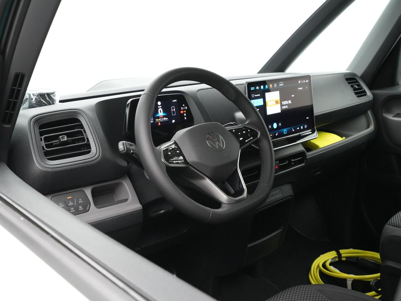 Volkswagen ID. Buzz Cargo Anniversary Edition 79 kWh 210kW 286PK Two Tone Wit/Mintgroen