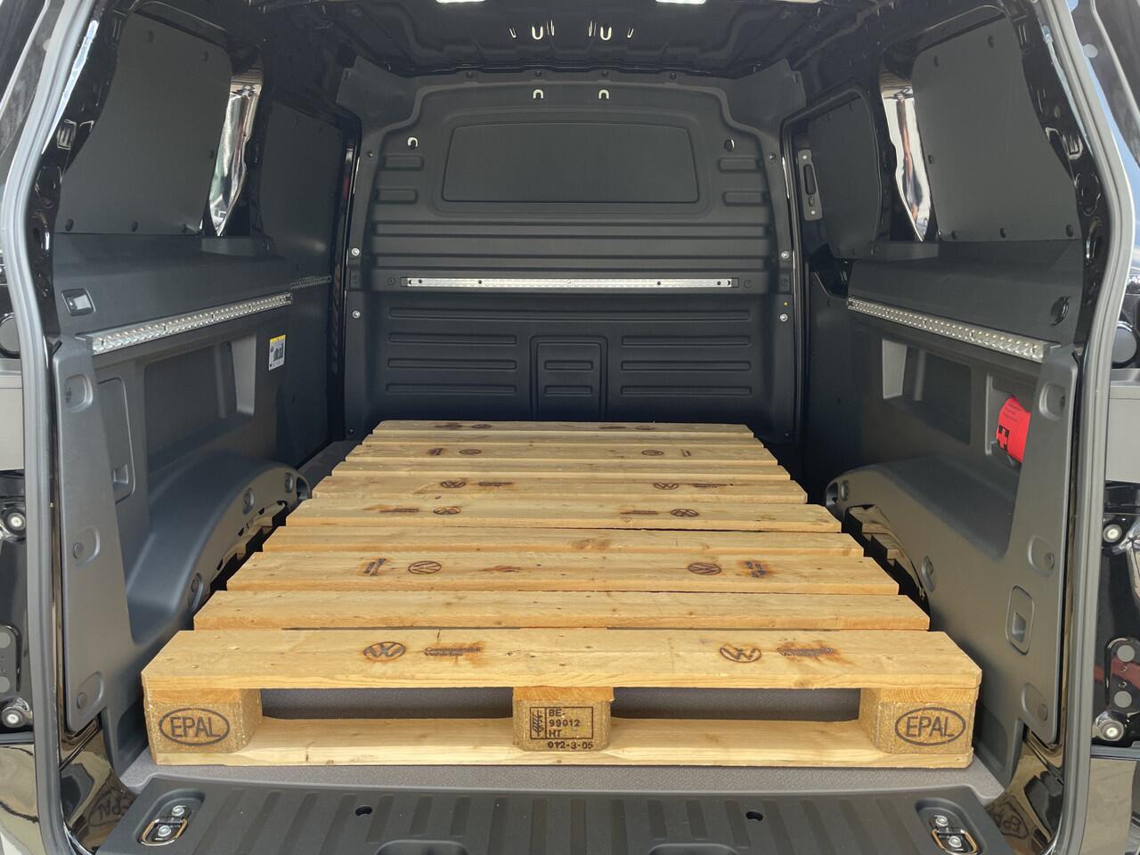 Volkswagen ID. Buzz Cargo Bulli edition 286PK RWD