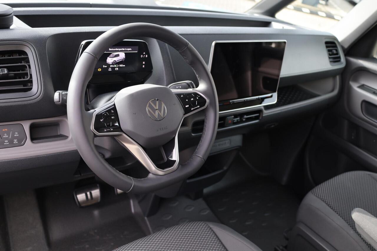 Volkswagen ID. Buzz Cargo Anniversary Edition 79 kWh 286PK / 210kW LED Matrix IQ.Light, achteruitrijcamera, verwarmbare voostoelen, Apple Carplay & Android Auto, trekhaak elektr. uitklapbaar, dynamische grootlichtassistent, schuifdeur rechts, adaptive cruise control met Stop & Go,
