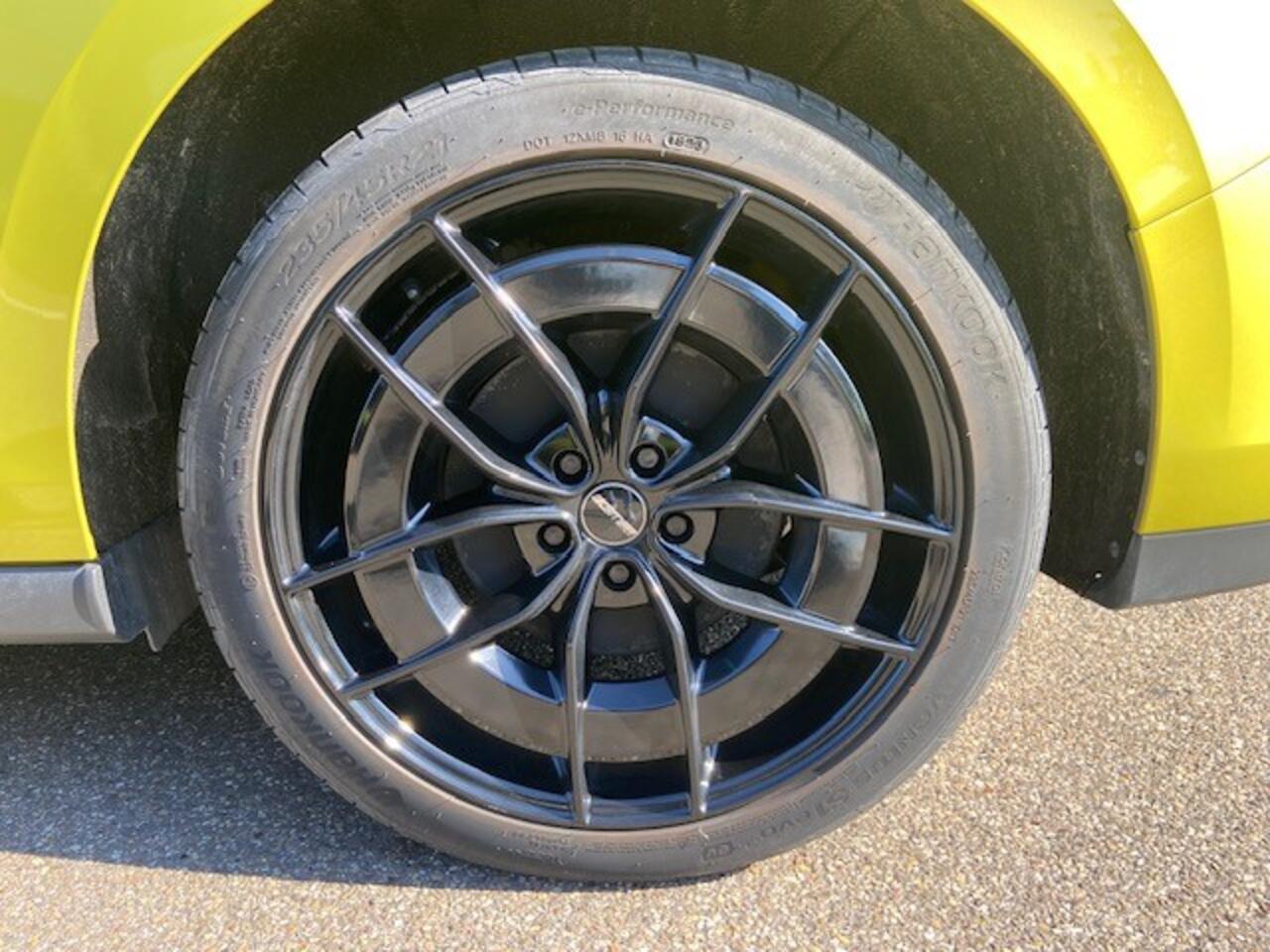 Volkswagen ID. Buzz Cargo 77 kWh / 20 inch zwarte velgen / Carplay / navigatie / camera