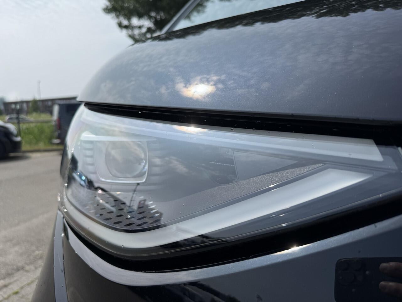 Volkswagen ID. Buzz Cargo LEASE EDITION **850EU per maand!** 79 kWh 286 PK | Trekhaak | 3 Zits | App Connect | Camera