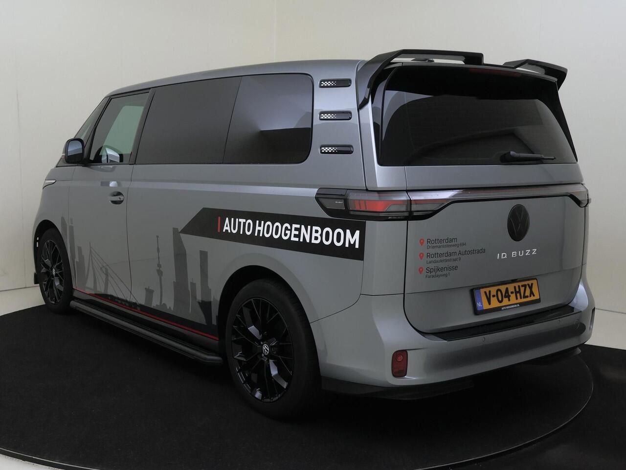 Volkswagen ID. Buzz Cargo Bedrijfswagens Bulli Edition Elektromotor 210 kW (286 pk) 79 kWh | 20" Velgen | Styling pakket | Open & Close Pakket Plus | Hoge scheidingswand met vaste ruit en dimbare binnenspiegel | Trekhaak, elektrisch uitklapbaar, mechanisch inklapbaar | Verlichte s